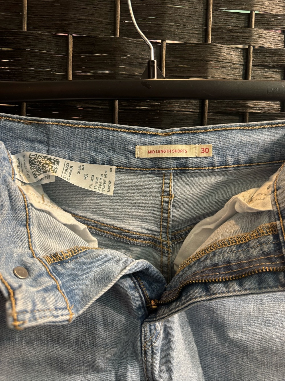 Levi's Light Blue Denim Rolled-Hem Shorts - Picture 3 of 3